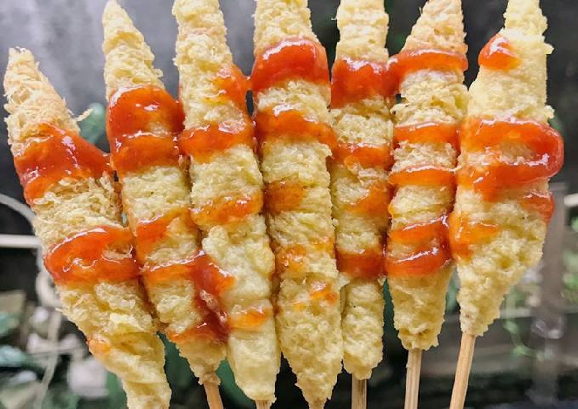 Gurih dan Lumer! Telur Gulung Jadi Primadona di Depan Sekolah